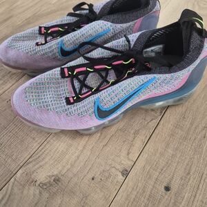 Nike Multicolor Vapormax Flyknit Sneakers